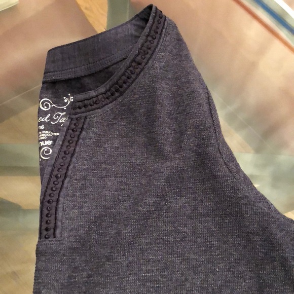 Textured Taj - Picture 3 of 3